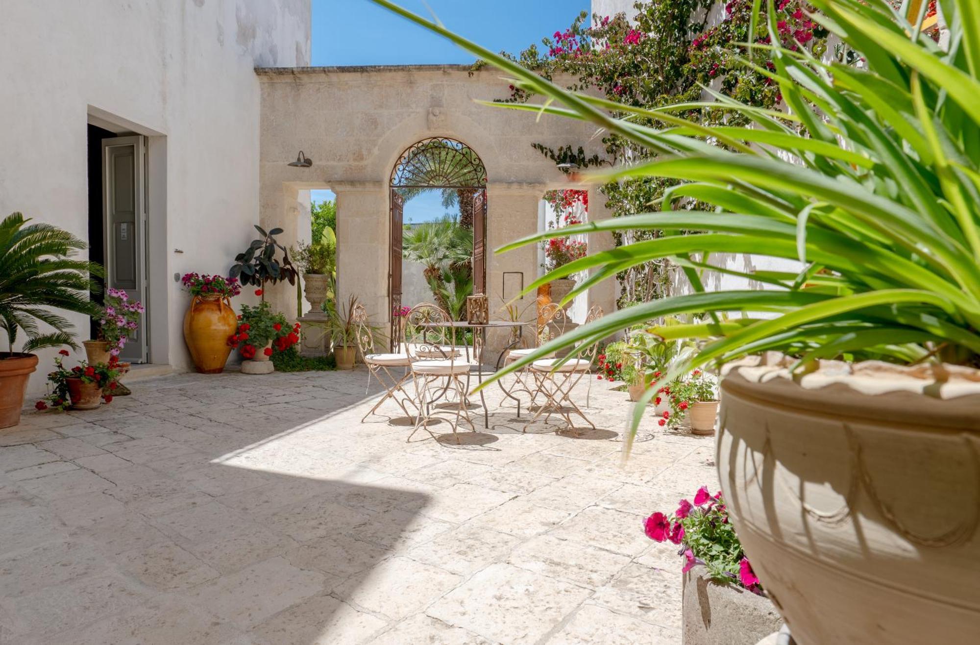 مبيت وإفطار جوردينيانو Palazzo Angelica - Luxury Retreat Otranto المظهر الخارجي الصورة